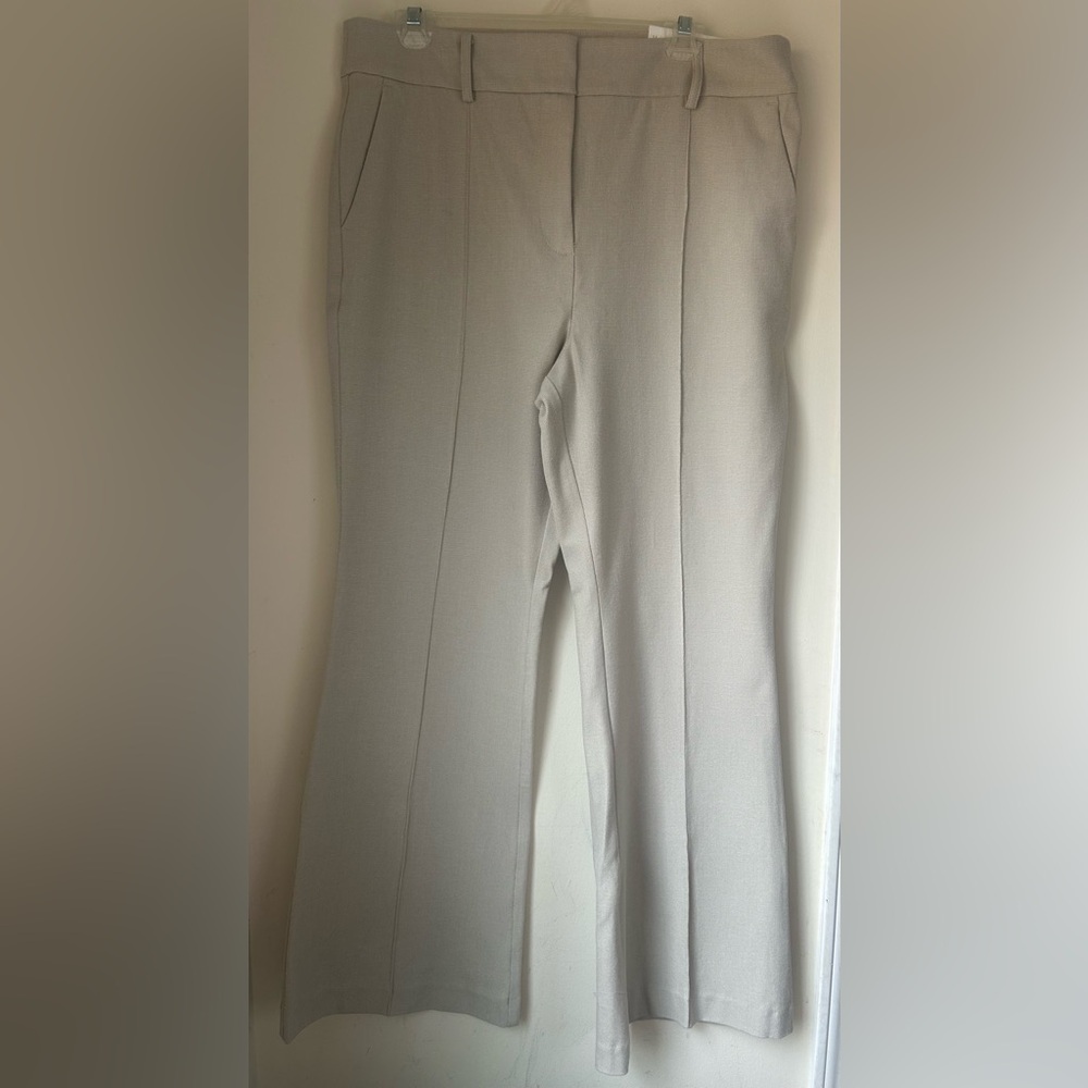 LOFT Women's Chic Cream Flare Pants